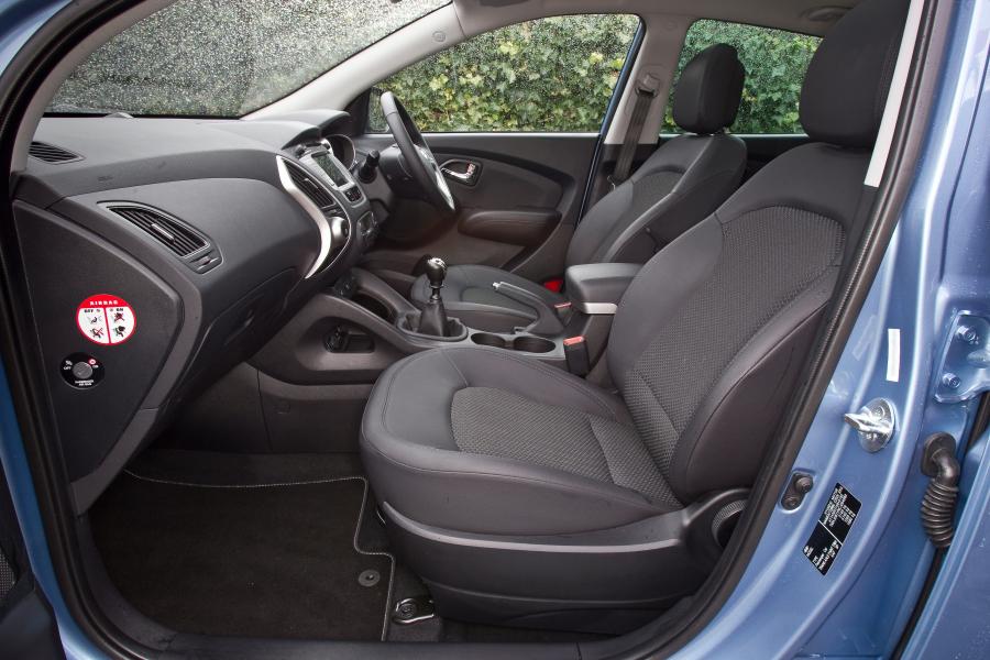  Hyundai ix35 2013 года  (UK) (фото 21 из 93)